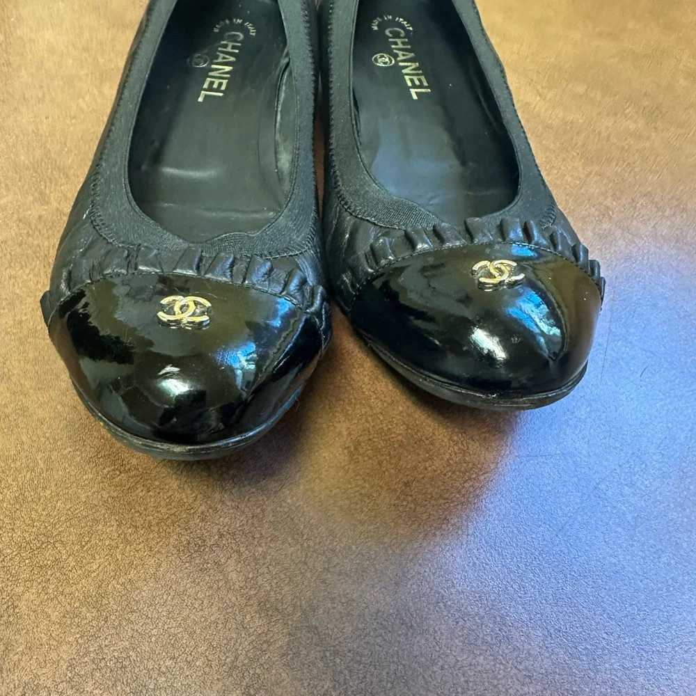 Chanel black ballet flats - Picture 2 of 11